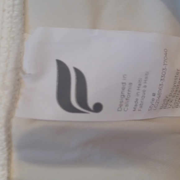 Fabletics Power Hold Beautiful Creamy White Limited Edition Set - Picture 5 of 16